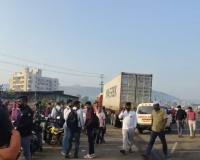 मावळमध्ये भीषण अपघात;आळंदीला जाणाऱ्या वारकऱ्यांच्या दिंडीत कंटेनर घुसला