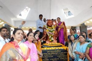 'सावित्रीबाईंच्या कामामुळेच महिलांना विकासाची संधी'