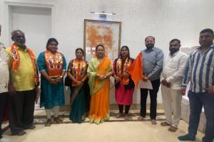 विदर्भातील ठाकरे गट आणि मनसेच्या महिला पदाधिकारी, कार्यकर्त्या शिंदे गटात