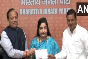 ज्येष्ठ गायिका अनुराधा पौडवाल यांचा भाजपमध्ये प्रवेश
