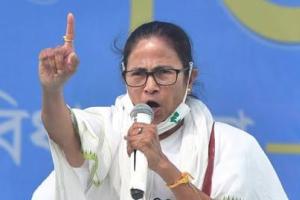 ममता बॅनर्जी यांना निवासस्थानी पडल्याने गंभीर दुखापत 