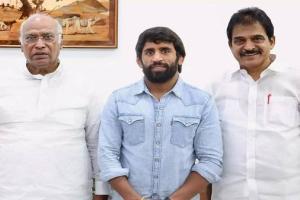 'काँग्रेस सोड, अन्यथा तुला जीवे मारू'