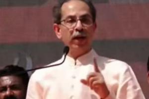 'सरकारकडून संकटग्रस्त शेतकऱ्यांची होत आहे थट्टा'