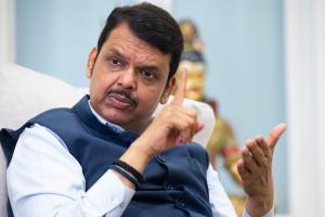 जमीन घोटाळा प्रकरणी तहसीलदार आणि दुय्यम निबंधक निलंबित