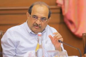 'कर्जबाजारी शेतकरी हे सरकारी धोरणांचे फलित'