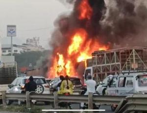 नवले पुलावर नागरिकांनी घातला प्रशासनाचा दशक्रिया विधी